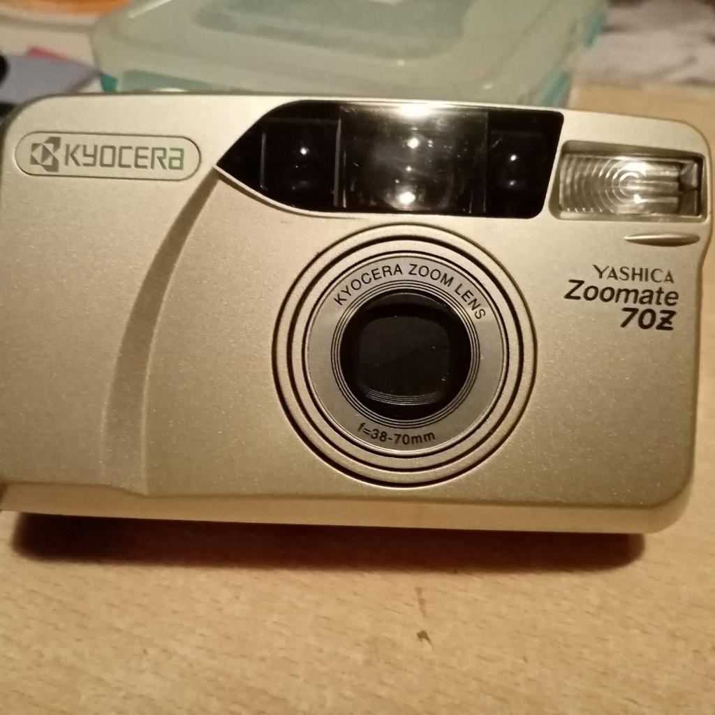 Verkaufe eine sehr gut erhaltene Kyocera Digital Camera mit Tasche und 1 Film.