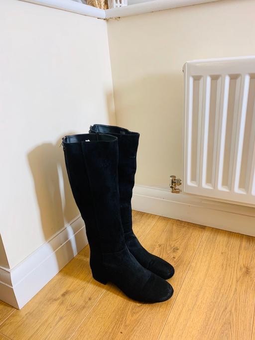 Buy & Sell Staffordshire Stoke-on-Trent - Photos for Ladies flat black suede black boots “ New “