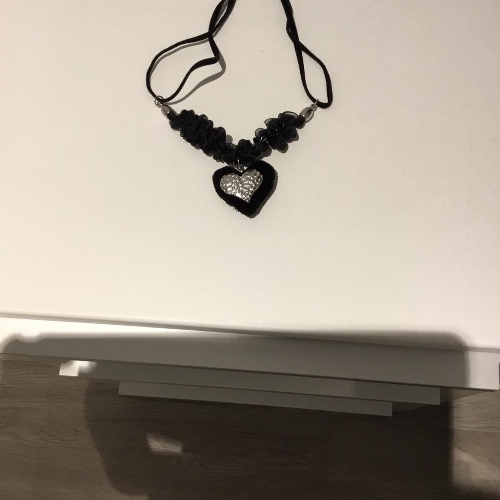Neue nie getragene Trachten Halskette mit Herz sehr schön Länge 23 cm verstellbar auf 28cm