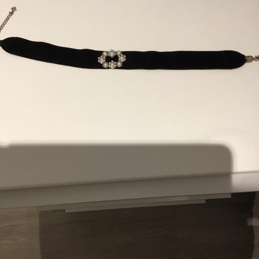 Schönes Trachten Kropband in schwarz Länge 38 cm
