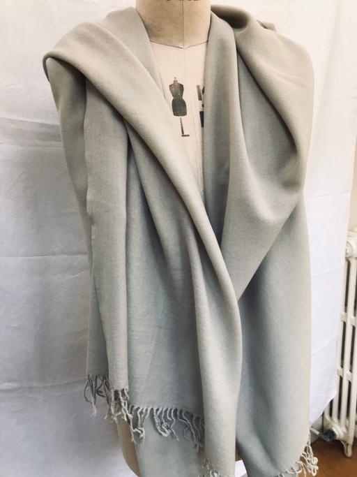 Buy & Sell South East London Tulse Hill - South East London - Photos for Light grey ladies wool scarf super wide