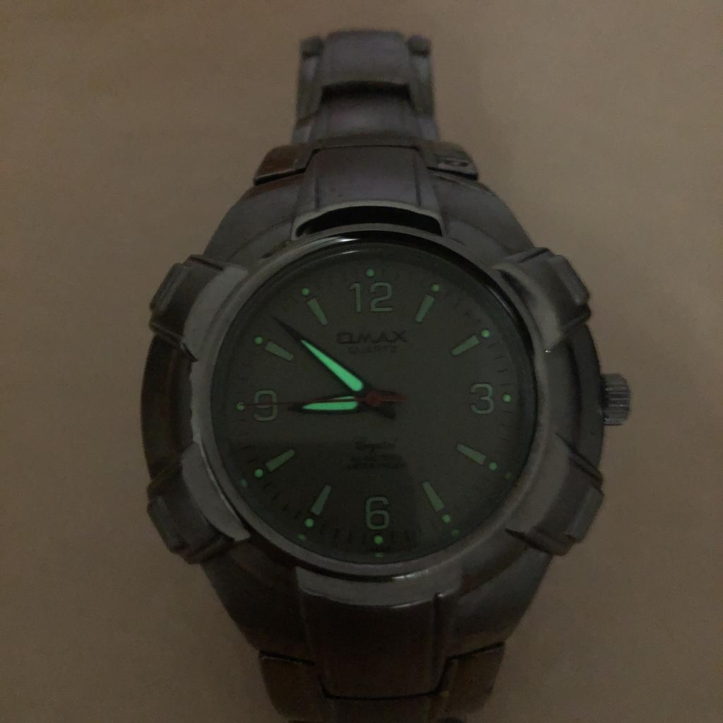 Omax quartz uhr crystal hot sale