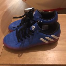 ADIDAS MESSI MOULDS 
Size 2 
Used