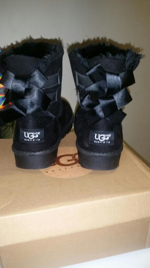 Buy & Sell Saint Osyth Tendring - Photos for ugg girls size 12
