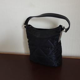 Handbag ”Liz Claiborne”

Black Colour

New Without Tags

Actual size: cm

Height Handbag: 41 cm with handle

Height Handbag: 24 cm without handle

Length Handbag: 22 cm – 28 cm

Width: 12 cm

Depth: 23 cm

Height Handles: 18 cm

100 % Polyester

Trim: 100 % Polyvinyl

Lining: 100 % Polyester

Made in China

Price £ 15.90