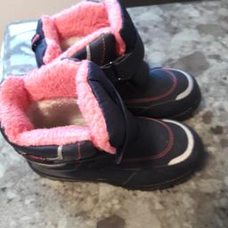 verkaufe Winter Stiefel meiner Tochter die würden selten getragen aber leider schon zu klein