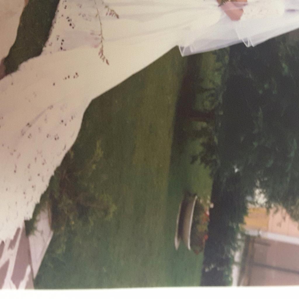 Vestito sposa bianco completo di sottoveste, corona ,guanti , cuscino per fedi taglia 42/44