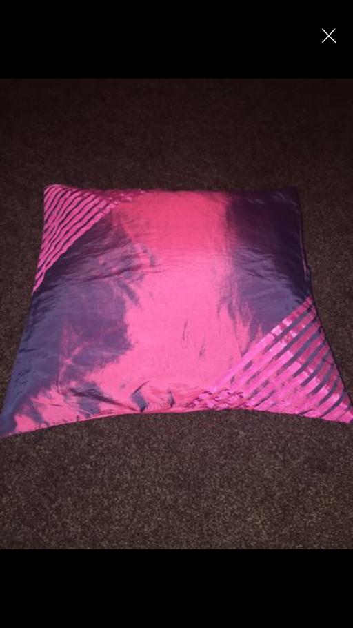 Buy & Sell West Yorkshire Kirklees - Photos for pink cushion