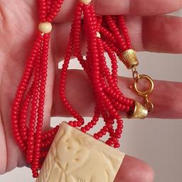 Vendo una bellissima collana vintage in corallo rosso di Sardegna e avorio.