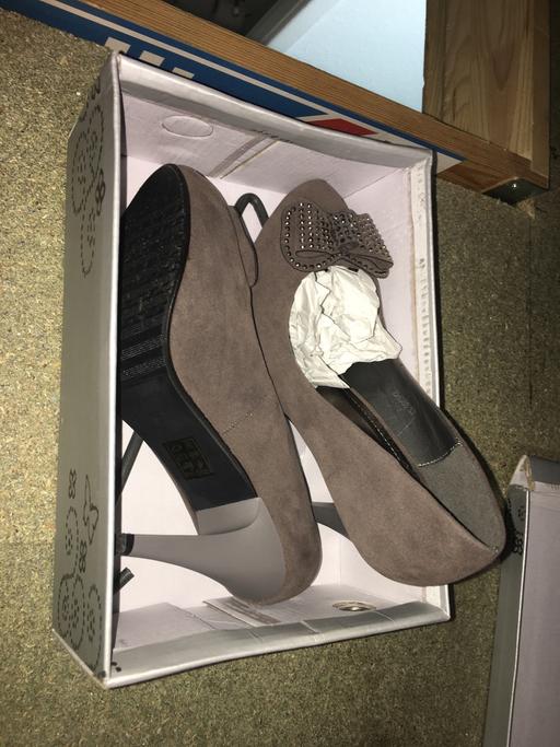 Buy & Sell West Yorkshire Kirklees - Photos for Grey shoes size 4