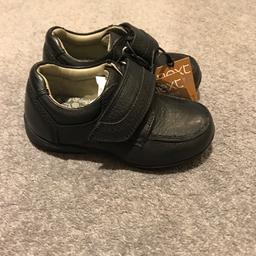 BNWT leather school shoes Size 7.5

If it’s still listed, it’s still for sale.

From smoke and pet free home.

Please note: Collection only from Haworth, Keighley. Will not post, cannot deliver. No time wasters. Cash on Collection.