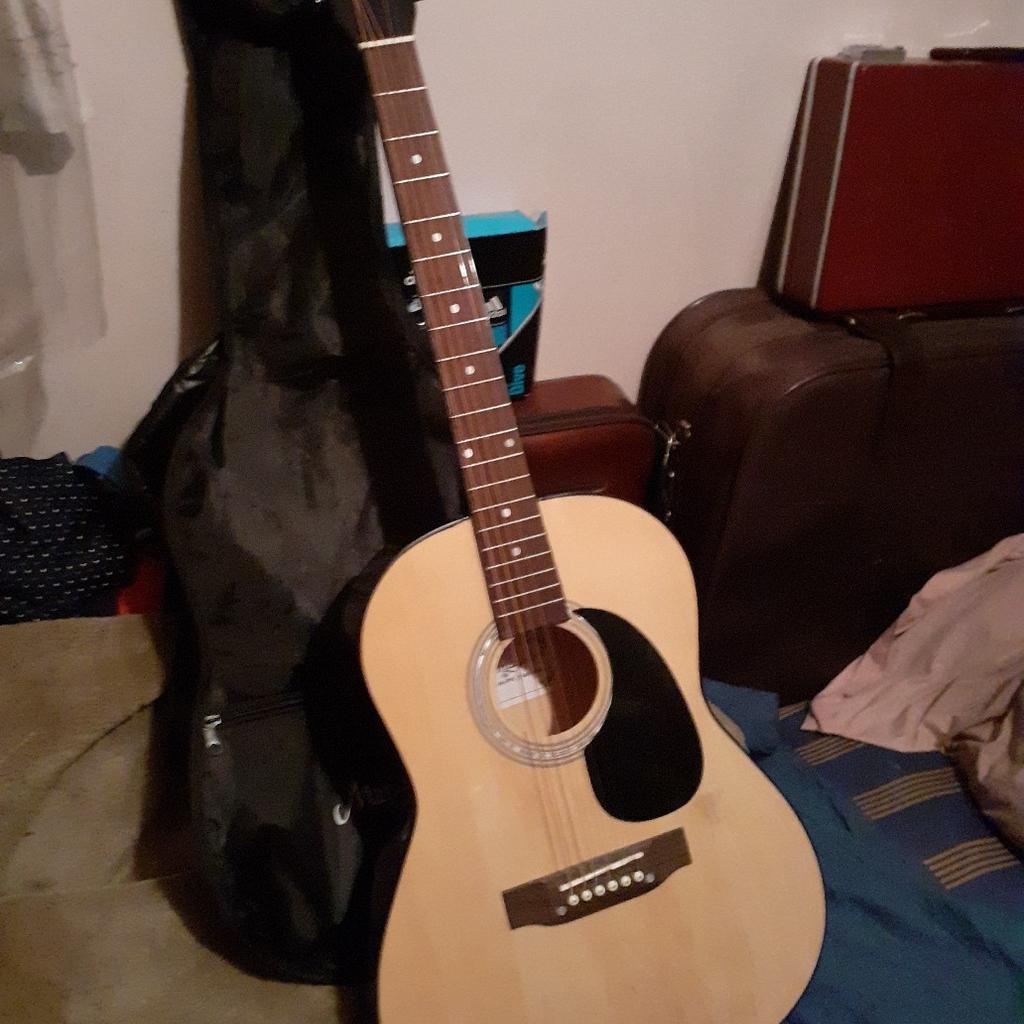 acoustic
good condition
no dents or scratches
tuned
free trial
07740174379