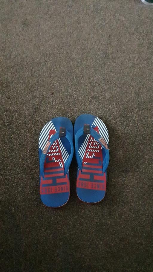 Buy & Sell Essex Epping Forest - Photos for Boys Tommy Hilfiger Flip flops Slippers UK4