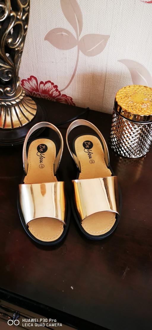 Buy & Sell Derbyshire Bolsover - Photos for Gold sandals