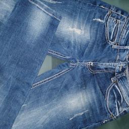 jeans donna , mai indosatti,
Frutta Milano perfetti 😊
Taglia s/m
40/42
28
Modello a sigaretta, piccoli strappi (no skinny)