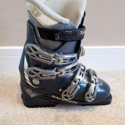 Salomon women's ski boots lightly used in great condition. Willing to sell for a fraction of the price of new Salomon boots (which cost upwards of £150). Can meet in London if interested.

Size: UK 6.5 / US 8 / EUR 40.33

Thank you.