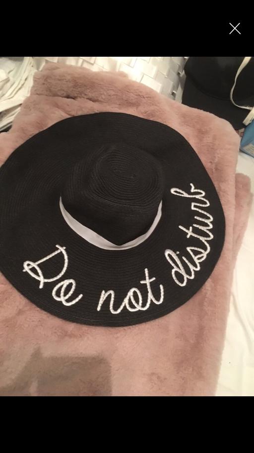 Buy & Sell East London Havering - Photos for Beach hat do not disturb black and white