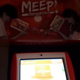 Meep ist ein Tablet für Kinder
spiele
live chat
Music
Filme
Internet
kids safe kindersichere Einstellung
ab 6 jahre aufwärts
nur 1-2 mal benutzt Original Verpackung sehr guter Zustand