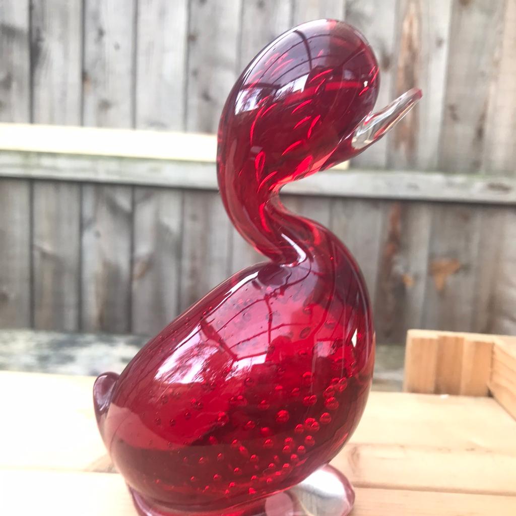Hi whitefriarsduckpond.org describes
This style/shape of dilly duck as the latest one produced between 1975-1980 when they closed and Meade of full lead crystal (FLC) he has lots of shelf wear to the base which isn’t damage as it’s normal for his age. He is in great condition. Happy to combine postage with my glass if the buyer pays the postage cost please. Thanks for looking :)