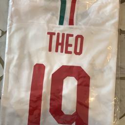 ultima maglia Milan Away 2019/2020 di THEO misura XL
Consegna a mano a Milano.
per altre info e foto in pvt