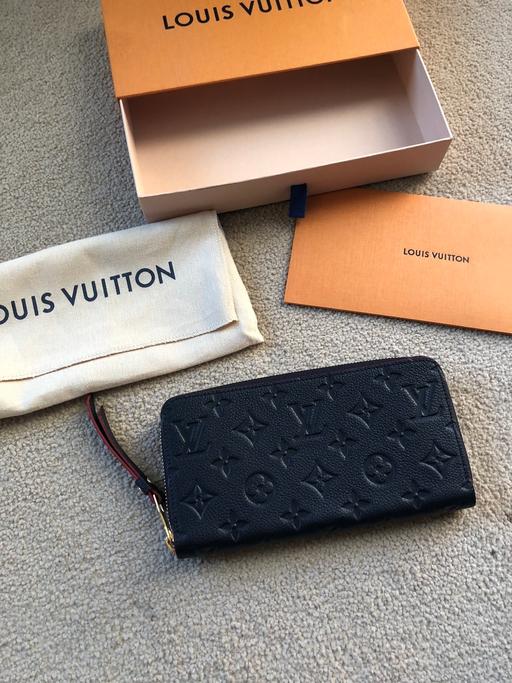 Buy & Sell East London Stratford - East London - Photos for Louis Vuitton zippy wallet NEW