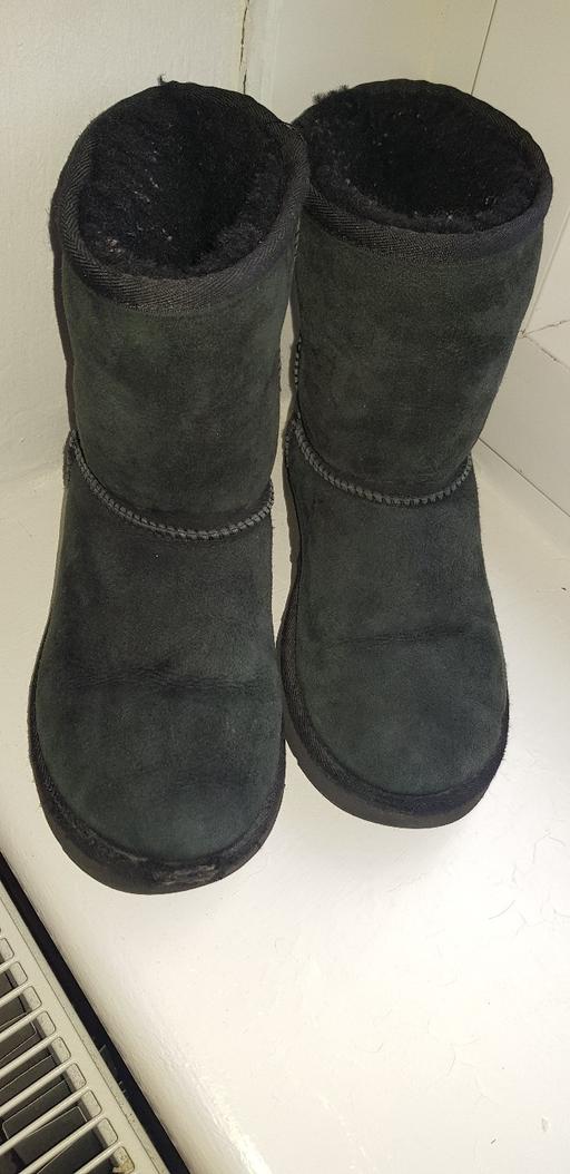 Buy & Sell North London Holloway - North London - Photos for KIDS BLACK UGGS SIZE2