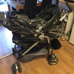 Mamas and papas Pram with car seat cosytoes rain cover and bag in very good condition