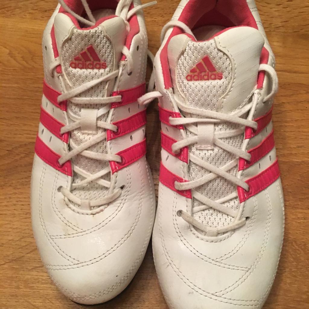 White with pink ladies trainers.
Great condition
Collection only please