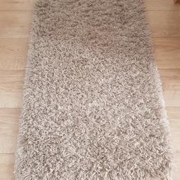 beautiful beige rug
only 1month old
selling due to moving
from smoke free home
bought for £20 but happy to sell for £5