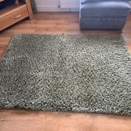 Dunelm ultra soft deep pile rug in great condition.

120cm x 170cm

Collection only

Smoke and pet free home
