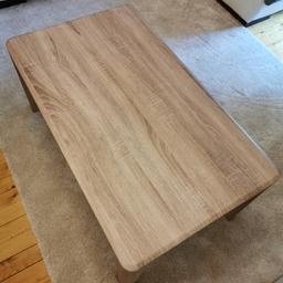 Ich verkaufe meinen Wohnzimmertisch, auf Grund eines Neukaufs.

Der Tisch besteht aus Holz und ist in sehr gutem Zustand.

Abmessungen: 102 x 60 x 43 cm (l x b x h)