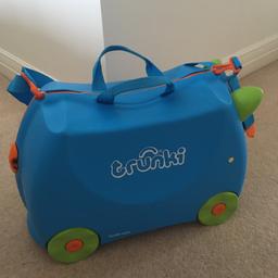 Trunki suitcase in great condition for £10 vs brand new on trunki website for £34.99
