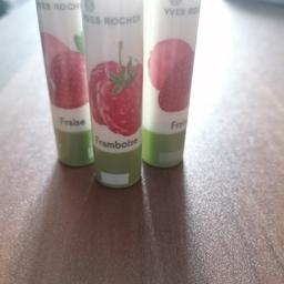 Verkaufe Yves Rocher Lippenbalsame
2 Erdbeer 1 Himbeer