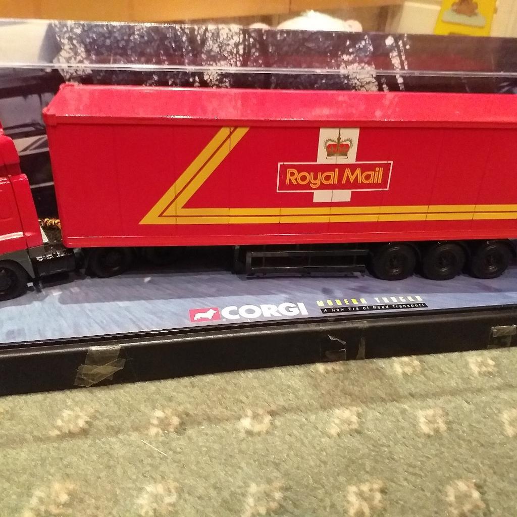 royal mail model truck no 75502
complete with mirrors
only been out of the box for photos
check out my other items
will combine postage on multiple items
posted tracked and insured