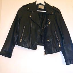 Black leather jacket
Never been worn