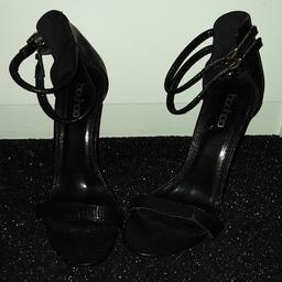 Black snakes skin heels
From boohoo
Hardly worn
Size 5
