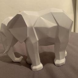TK MAXX white elephant ornament. Only used for decoration. Perfect condition.
