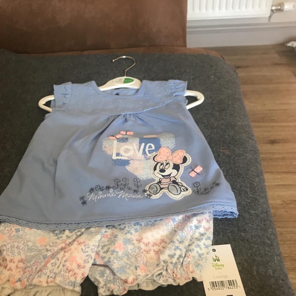 Minnie Mouse out fit brand new with tag
From smoke and pet free home 🙂