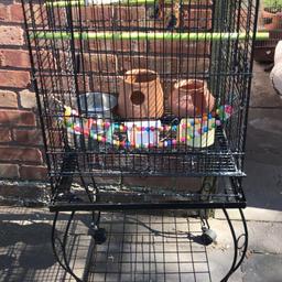 Budgies cages for sale 

Black cage is for £65 splits into 2 half’s 

Quick sale 

No time wasters 

Brown and sliver cage is for £30 

Collection due to virus 

Quick sale