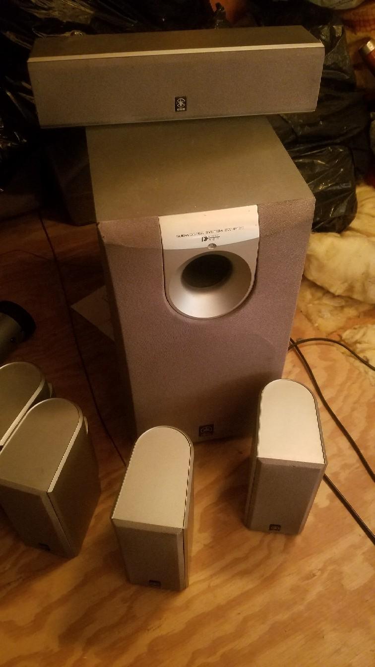 Yamaha surround speakers in Watford for £80.00 for sale Shpock