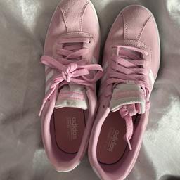 -Baby pink
-Soft insole
-UK Size 8
-Worn twice
