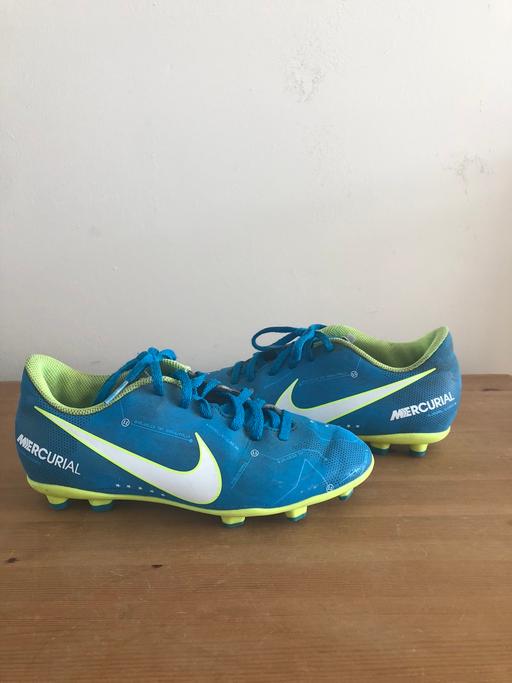 Buy & Sell Somerset Bridgwater - TA6 - Photos for Size 4 football boots