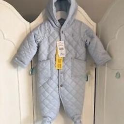 Ralph lauren Newborn 0-3 snowsuit brand new with tags
Never used
Can deliver
Bought for £110
Feel free to ask any questions
Price is ono