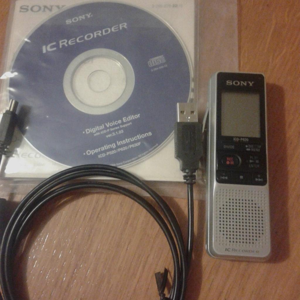 IC Recorder Sony modello ICD-P620. Registra fino a 261 ore. Funziona con pile. Dotato di cavetto USB, CD con programma per il computer e libretto istruzioni. Vendita a causa di inutilizzo.