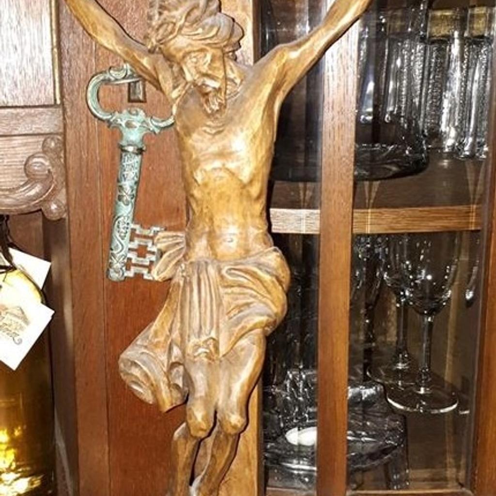 Jesus-Kruzifix, 54 cm hoch. Für Sammler, aufwendig handgeschnitzt gebeizt, vom Kunsthandel geschätzt vermutlich aus dem Südtiroler Raum.