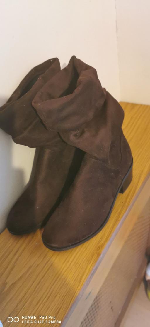 Buy & Sell Derbyshire Bolsover - Photos for suede effect slucthy ankle boots