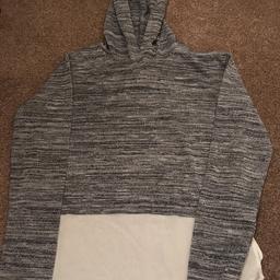 Brand new H&M top with hood
Age 10-12 years old
Open to offers