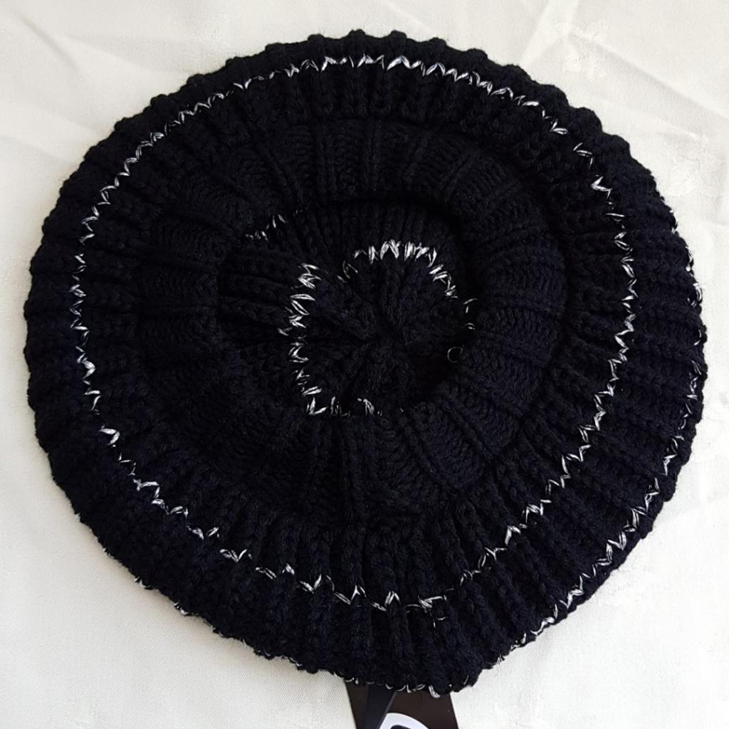 black glittery thread in a swirl pattern knitted black French beret hat
brand new
one size
combine postage available
massive clear out, please check out my profile
from a smoke,damp and pets free home
post only, no collection