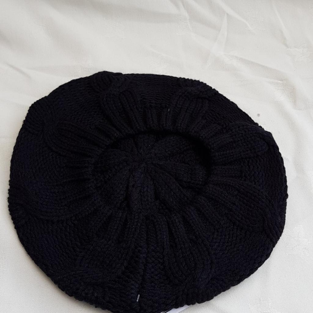 black knitted French beret with rope patterns
brand new
one size
combine postage available
massive clear out, please check out my profile
from a smoke,damp and pets free home
post only, no collection