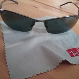 nice vintage pair of Ray bans complete with case